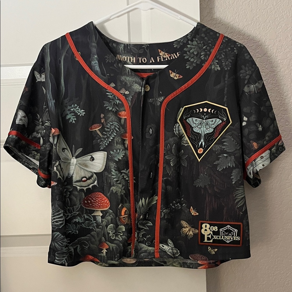Elev808 Black and Red Moth Crop short sleeve button up, xl, good used condition